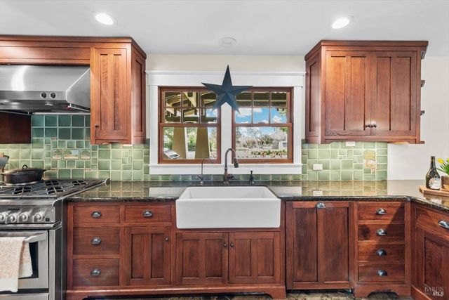 1111 Olive Hill Ln, Napa, CA 94558