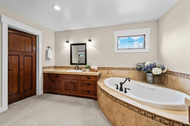 1111 Olive Hill Ln, Napa, CA 94558