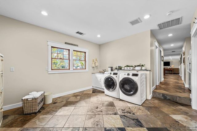 1111 Olive Hill Ln, Napa, CA 94558