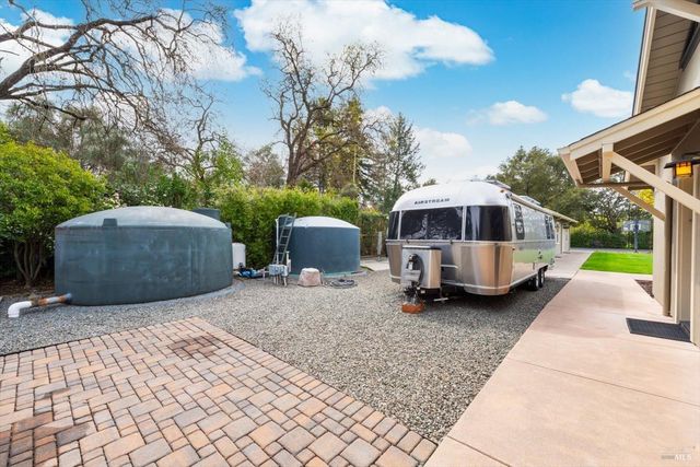 1111 Olive Hill Ln, Napa, CA 94558