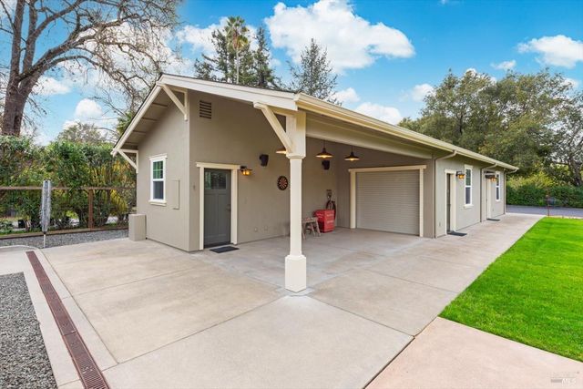 1111 Olive Hill Ln, Napa, CA 94558