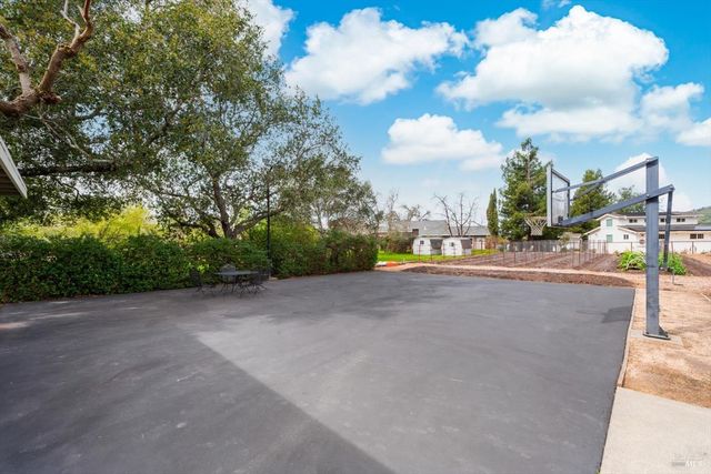 1111 Olive Hill Ln, Napa, CA 94558