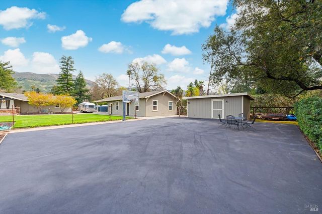 1111 Olive Hill Ln, Napa, CA 94558