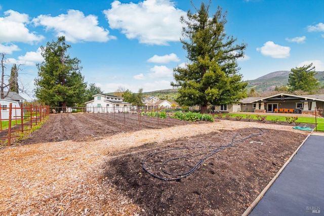 1111 Olive Hill Ln, Napa, CA 94558