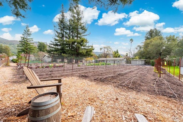 1111 Olive Hill Ln, Napa, CA 94558