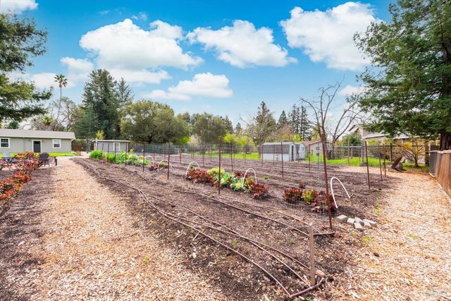 1111 Olive Hill Ln, Napa, CA 94558