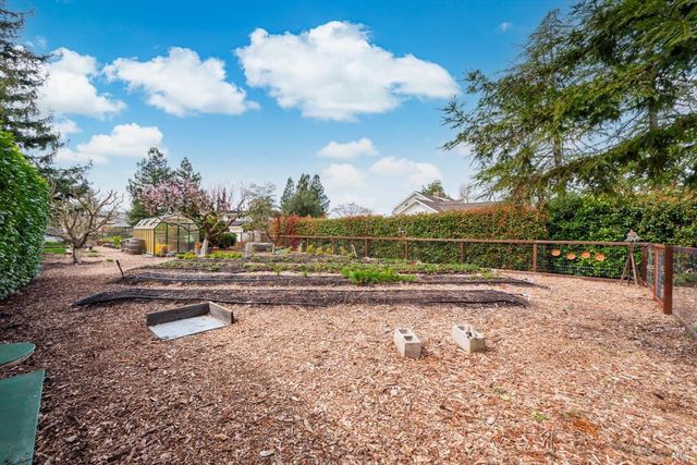 1111 Olive Hill Ln, Napa, CA 94558