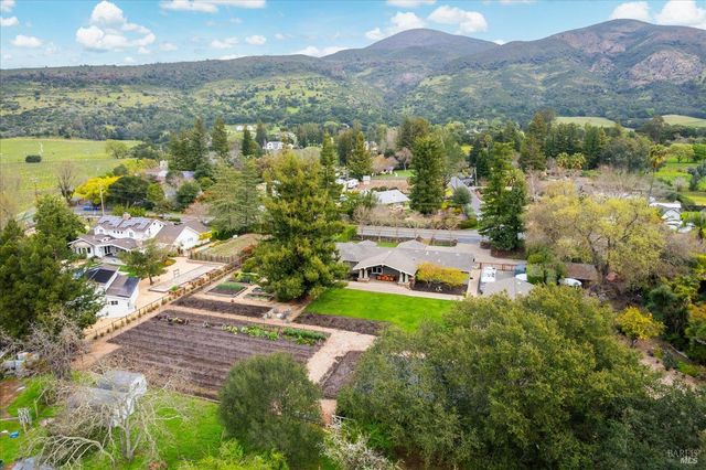 1111 Olive Hill Ln, Napa, CA 94558
