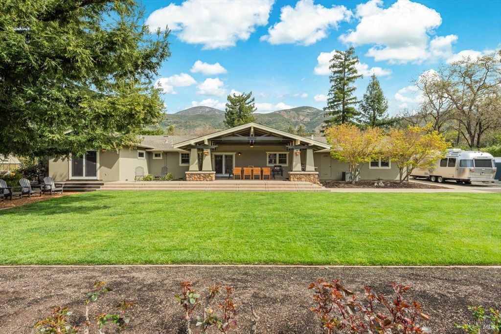 1111 Olive Hill Ln, Napa, CA 94558