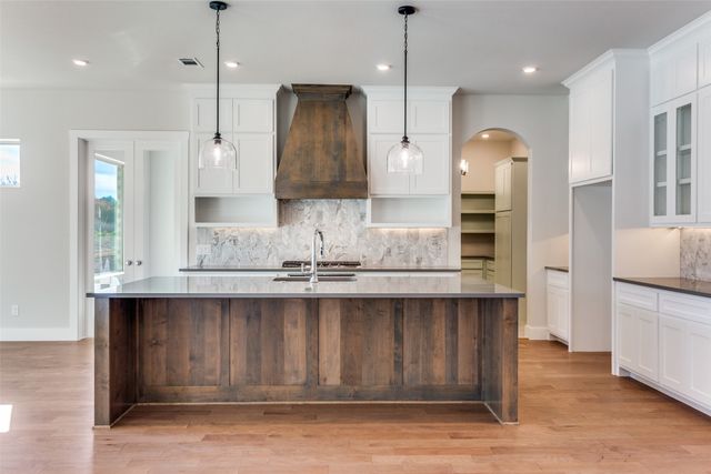 182 Fan Mill Trail, Weatherford, TX 76085