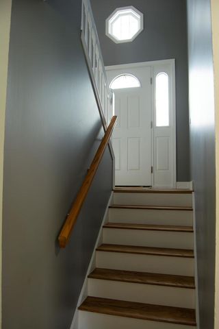 30 Ridge Lane Drive, Decatur, IL 62521