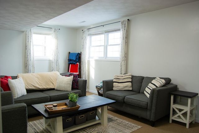 30 Ridge Lane Drive, Decatur, IL 62521