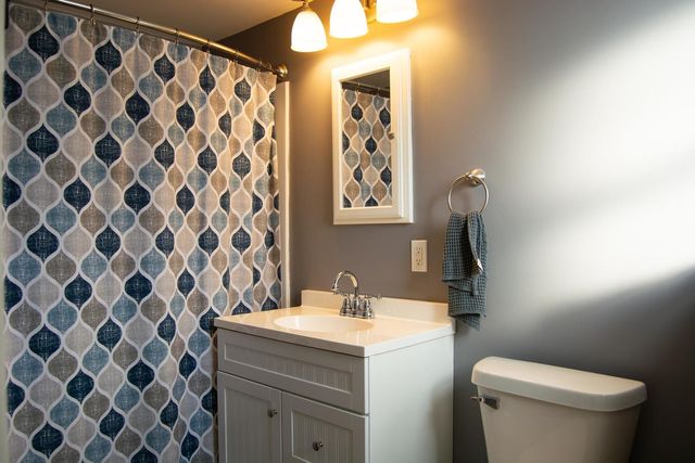 30 Ridge Lane Drive, Decatur, IL 62521