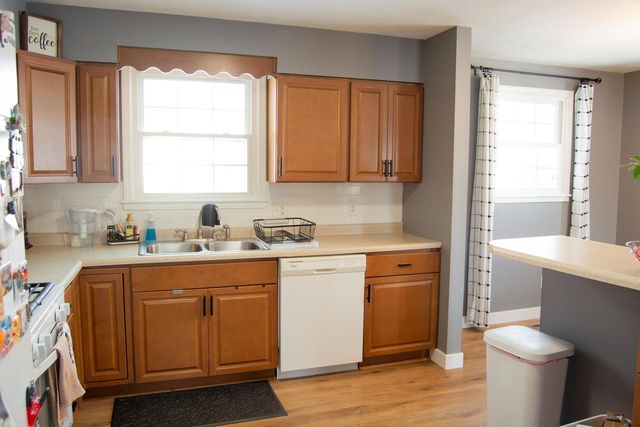 30 Ridge Lane Drive, Decatur, IL 62521