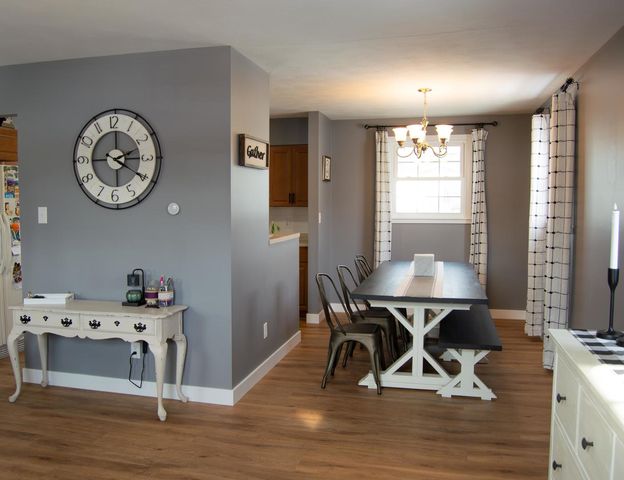 30 Ridge Lane Drive, Decatur, IL 62521