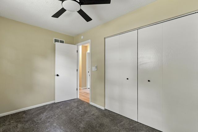 3323 Kimberly Downs Road, Davenport, IA 52807