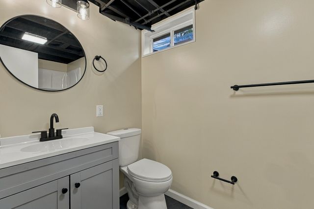 3323 Kimberly Downs Road, Davenport, IA 52807