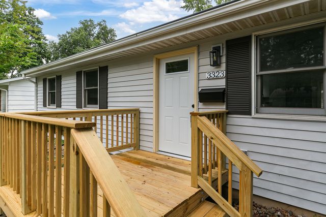 3323 Kimberly Downs Road, Davenport, IA 52807