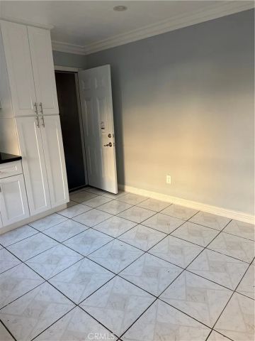 1323 S Standard Avenue A, Santa Ana, CA 92707