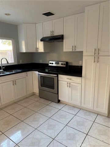 1323 S Standard Avenue A, Santa Ana, CA 92707