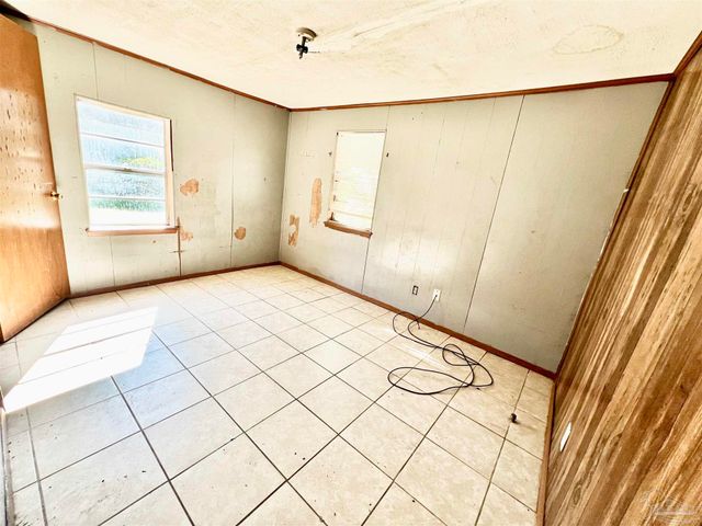 3042 N Guillemard St, Pensacola, FL 32503