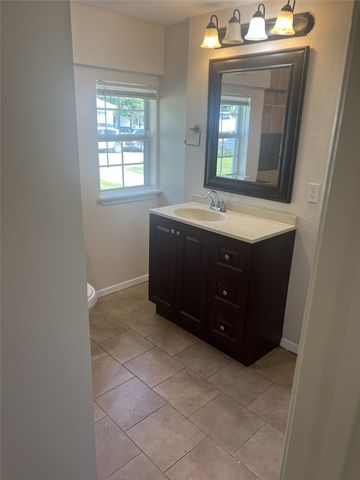 140 Vandenburg Drive, Denison, TX 75020