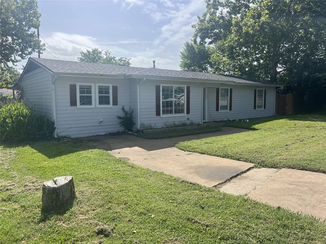 140 Vandenburg Drive, Denison, TX 75020
