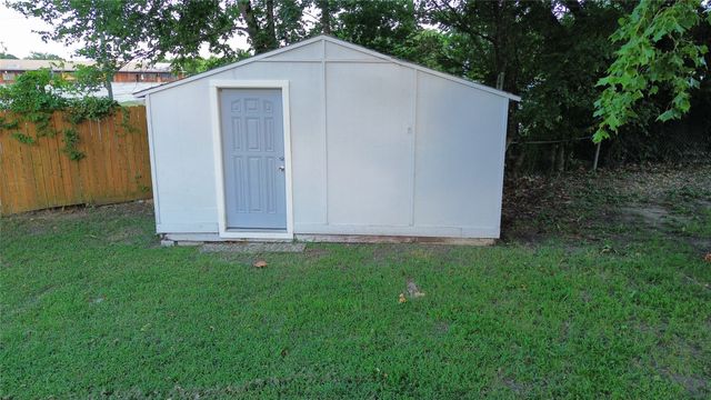 140 Vandenburg Drive, Denison, TX 75020
