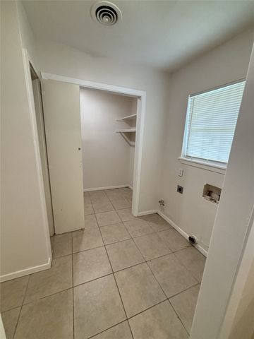 140 Vandenburg Drive, Denison, TX 75020