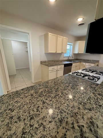 140 Vandenburg Drive, Denison, TX 75020