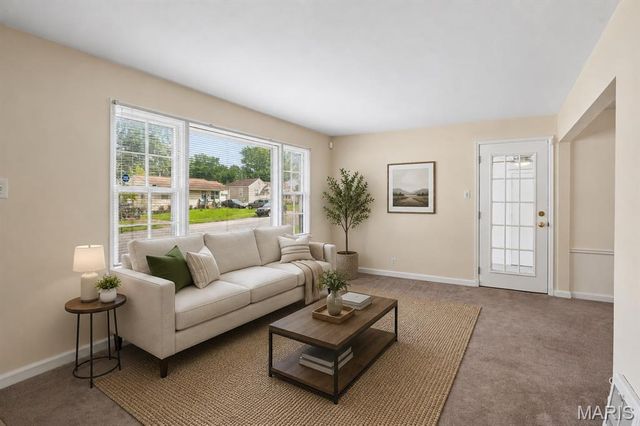 10200 Coburg Lands Drive, Bellefontaine Nghbrs, MO 63137