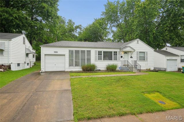 10200 Coburg Lands Drive, Bellefontaine Nghbrs, MO 63137