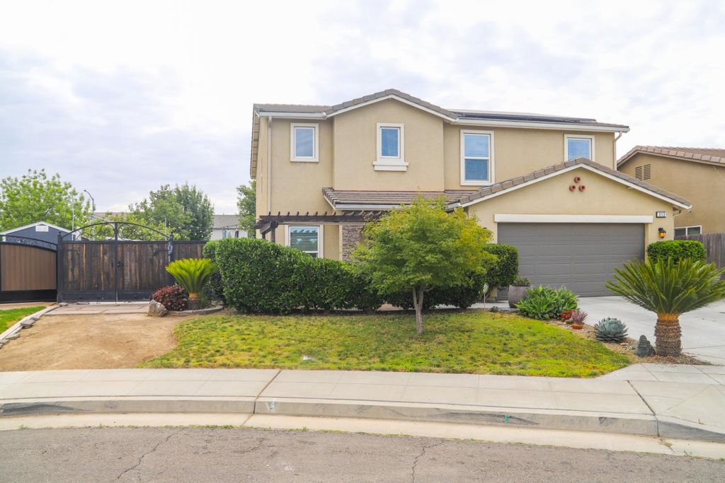 Image 3 of property listing at 313 Fritz Street, Madera, CA 93638