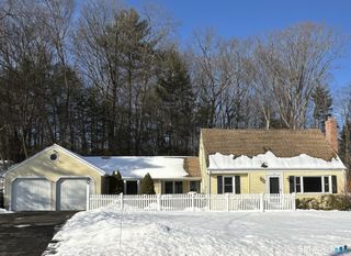 27 Fernwood Drive, Simsbury, CT 06070