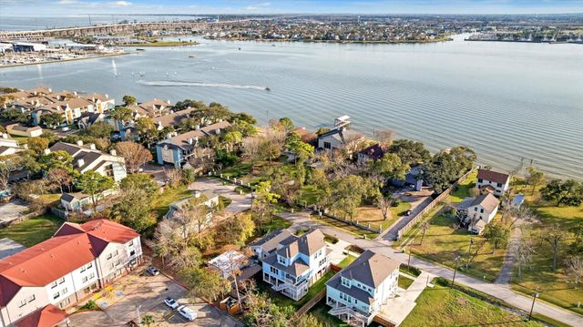 2922 Seargent Street, Seabrook, TX 77586