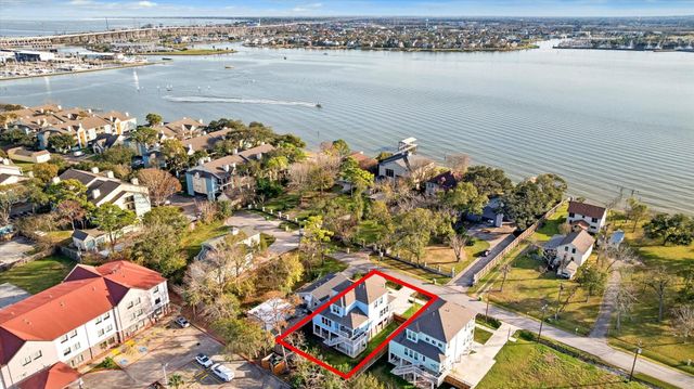 2922 Seargent Street, Seabrook, TX 77586