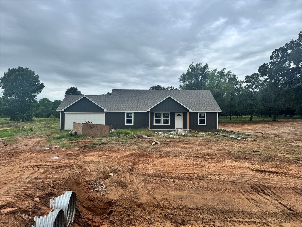 1009 Hereford, Springtown, TX 76082