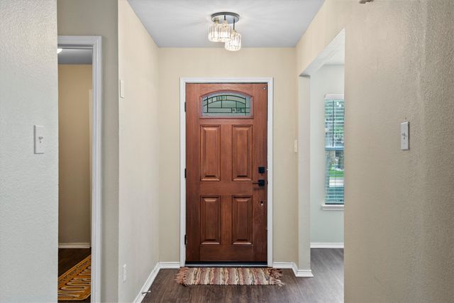 5589 Hunters Bend Lane, Dallas, TX 75249