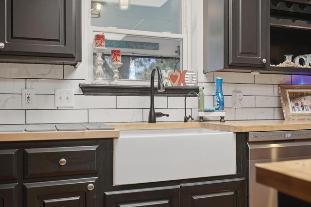 1633 Morris Avenue, Sweetwater, TX 79556