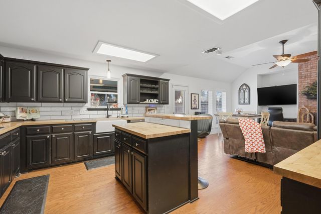 1633 Morris Avenue, Sweetwater, TX 79556