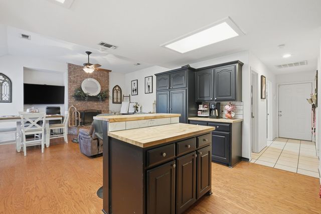 1633 Morris Avenue, Sweetwater, TX 79556