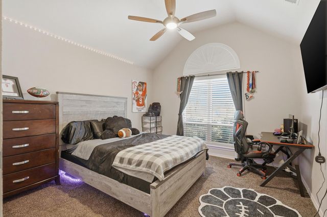 1633 Morris Avenue, Sweetwater, TX 79556