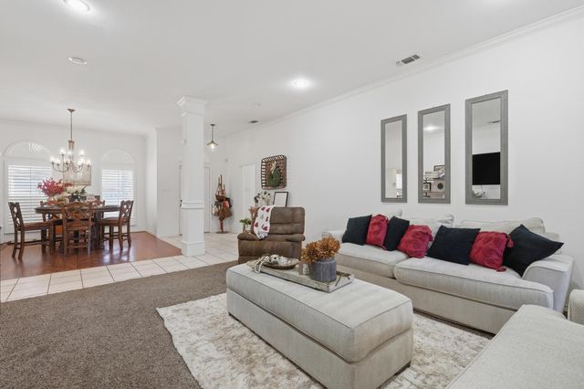 1633 Morris Avenue, Sweetwater, TX 79556