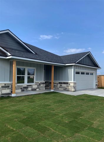 605 Cactus Street, Giddings, TX 78942