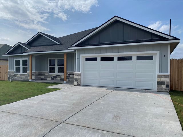 605 Cactus Street, Giddings, TX 78942