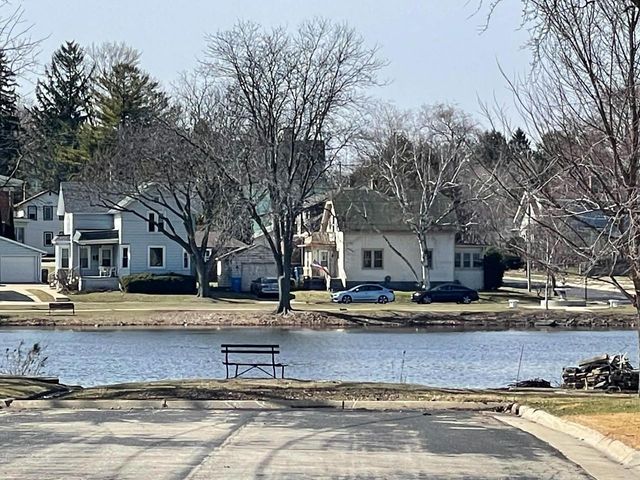 119 E Green STREET, Watertown, WI 53098