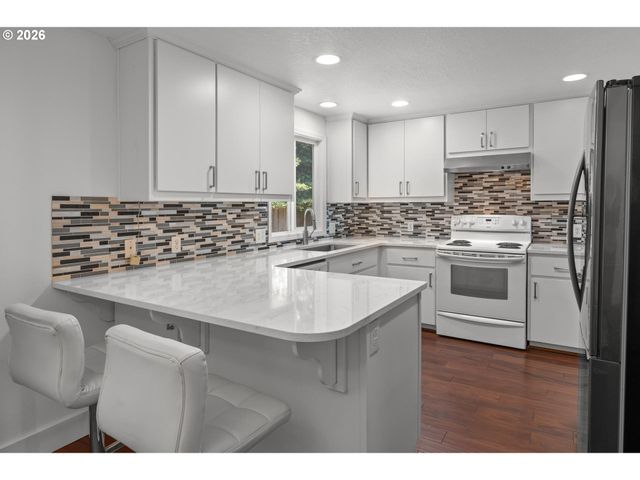 1778 Se JEAN Ln, Hillsboro, OR 97123