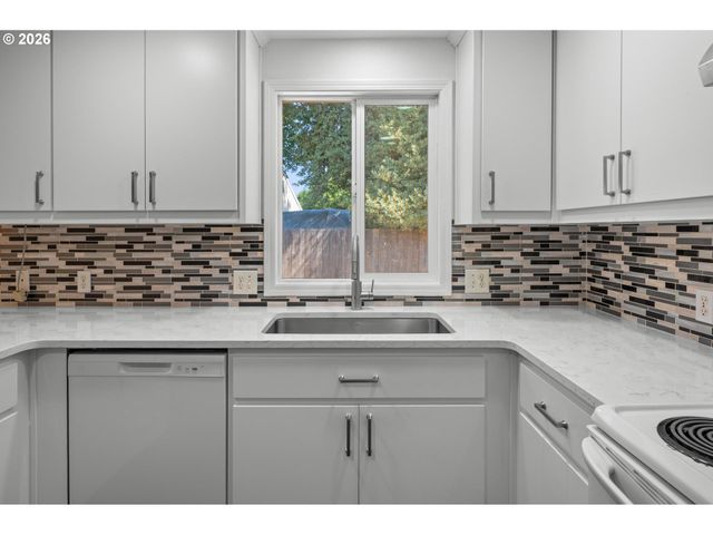 1778 Se JEAN Ln, Hillsboro, OR 97123