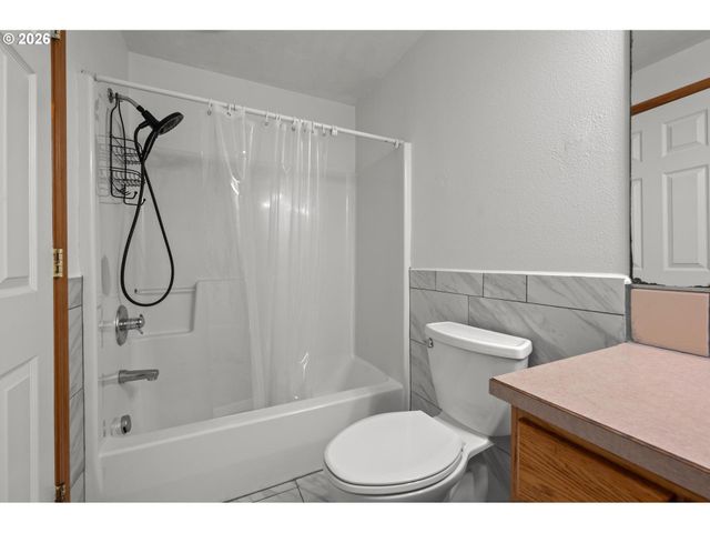 1778 Se JEAN Ln, Hillsboro, OR 97123