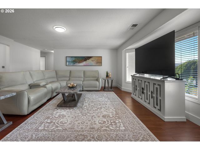 1778 Se JEAN Ln, Hillsboro, OR 97123
